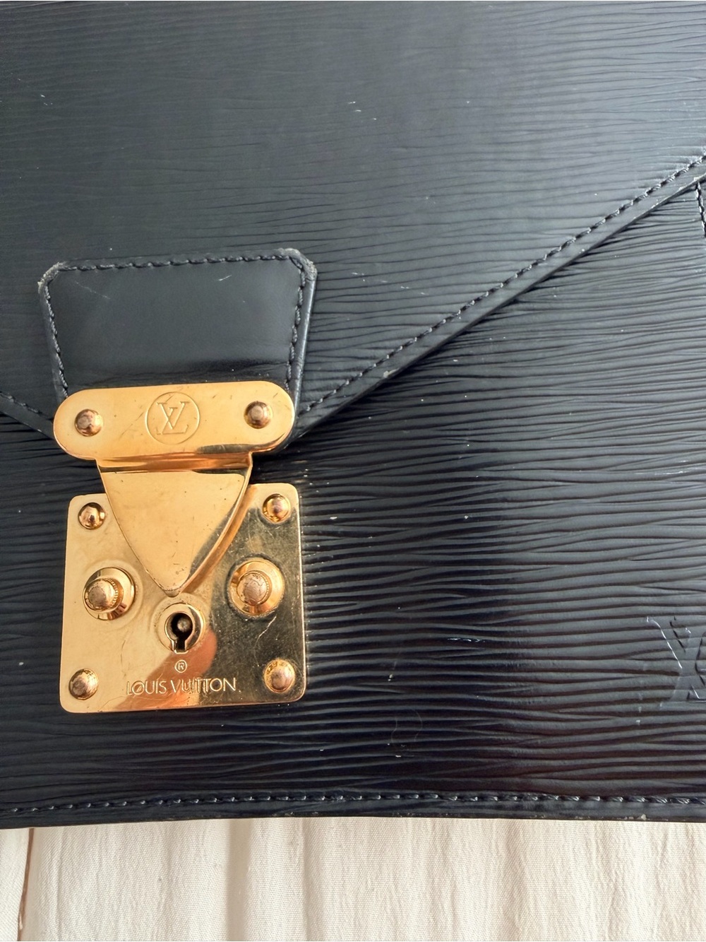 Louis Vuitton Black Epi Leather Envelope Clutch with Gold Hardware - Picture 2 of 12